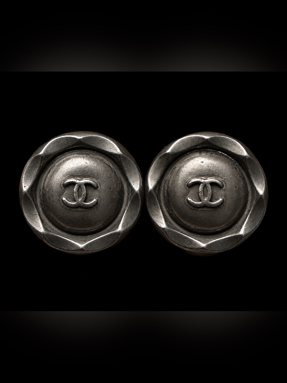 Chanel 96A Vintage Gunmetal CC Round Clip On Earrings 1996